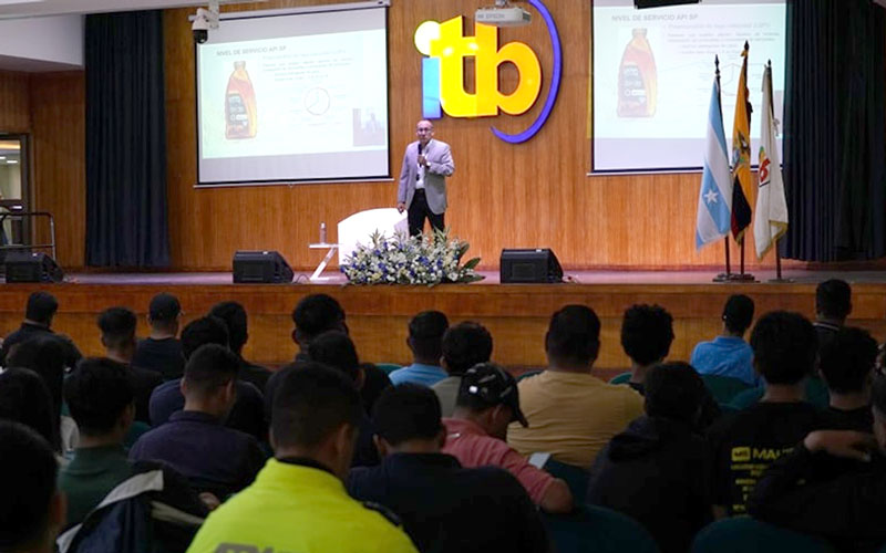 II Simposio Internacional de Profesionales Automotrices reúne a más de 100 asistentes. 