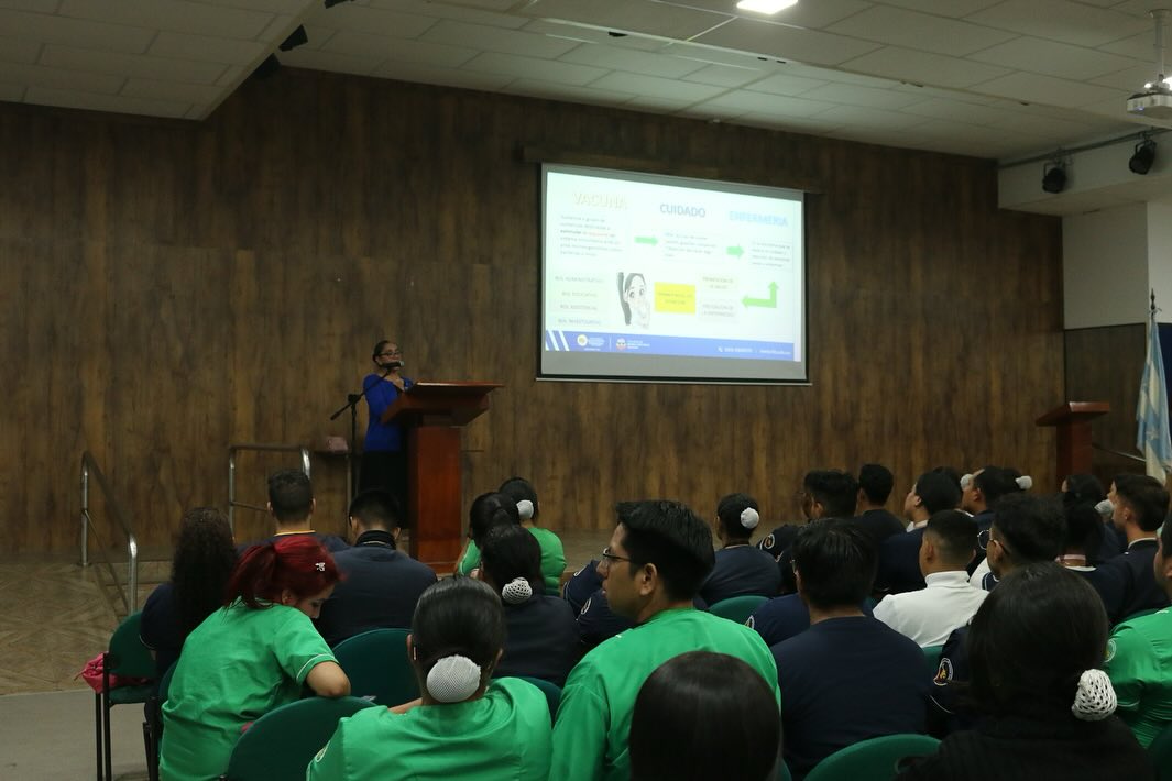 FASSS celebra la semana de vacunación con un conversatorio y una feria estudiantil