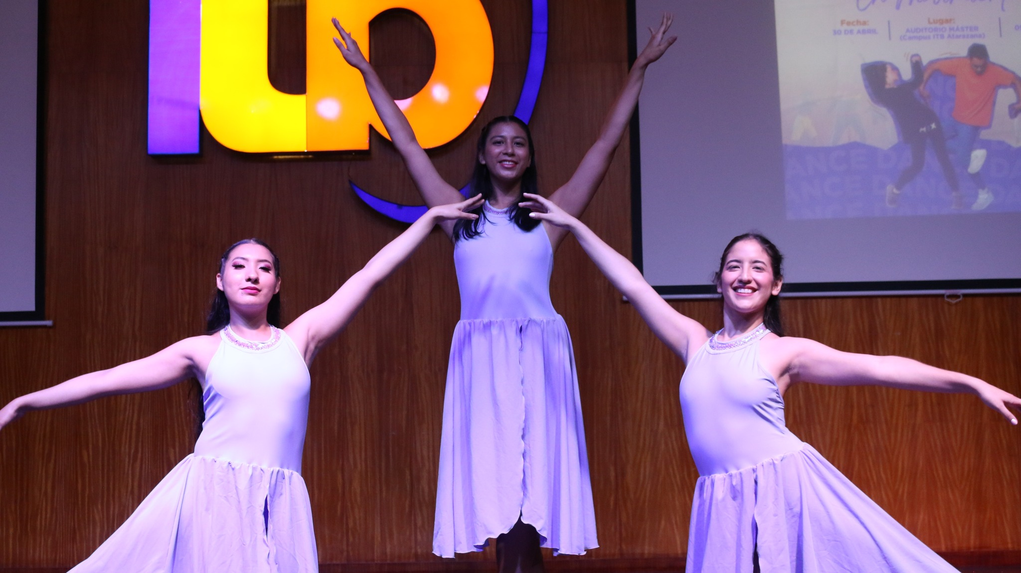 Más de 200 espectadores disfrutaron del Primer Festival de Danza "Mi Universidad en Movimiento"