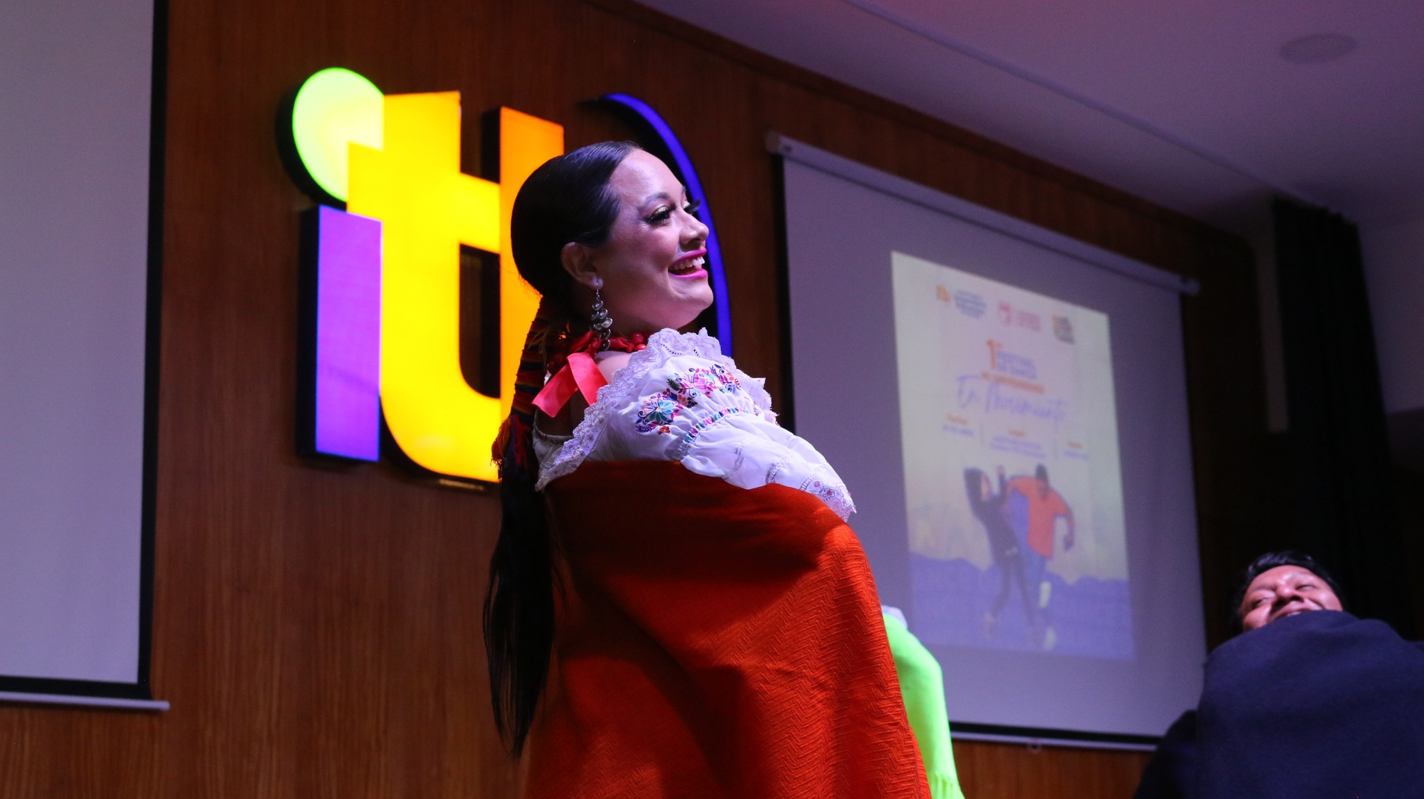 Más de 200 espectadores disfrutaron del Primer Festival de Danza "Mi Universidad en Movimiento"