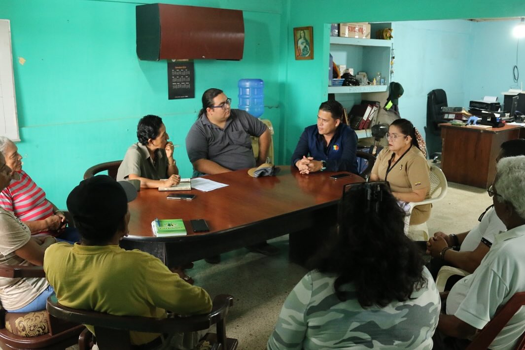 Directivos del Instituto Superior Universitario Bolivariano de Tecnología (ITB) visitaron el Centro Gerontológico Ocupacional