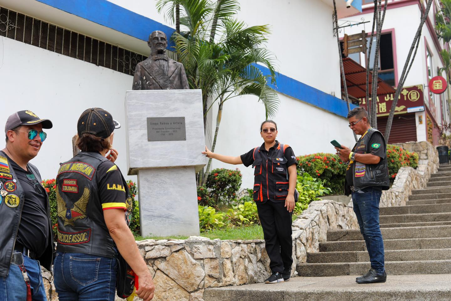 Estudiantes Guía Nacional de Turismo realizaron City Tour para visitantes en Guayaquil