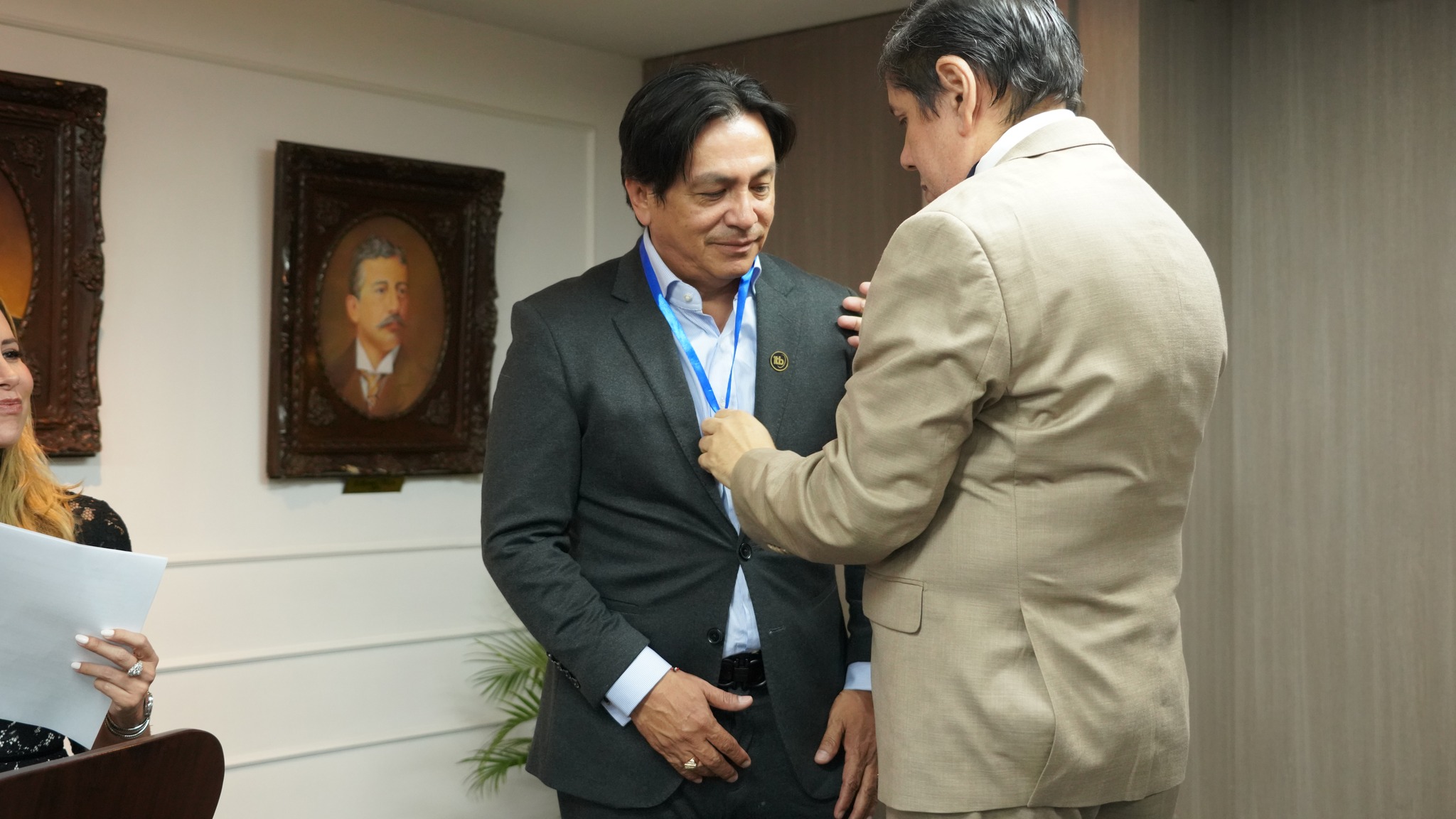 Premios SOMOS 2024 entrega galardón al Ph.D. Roberto Tolozano