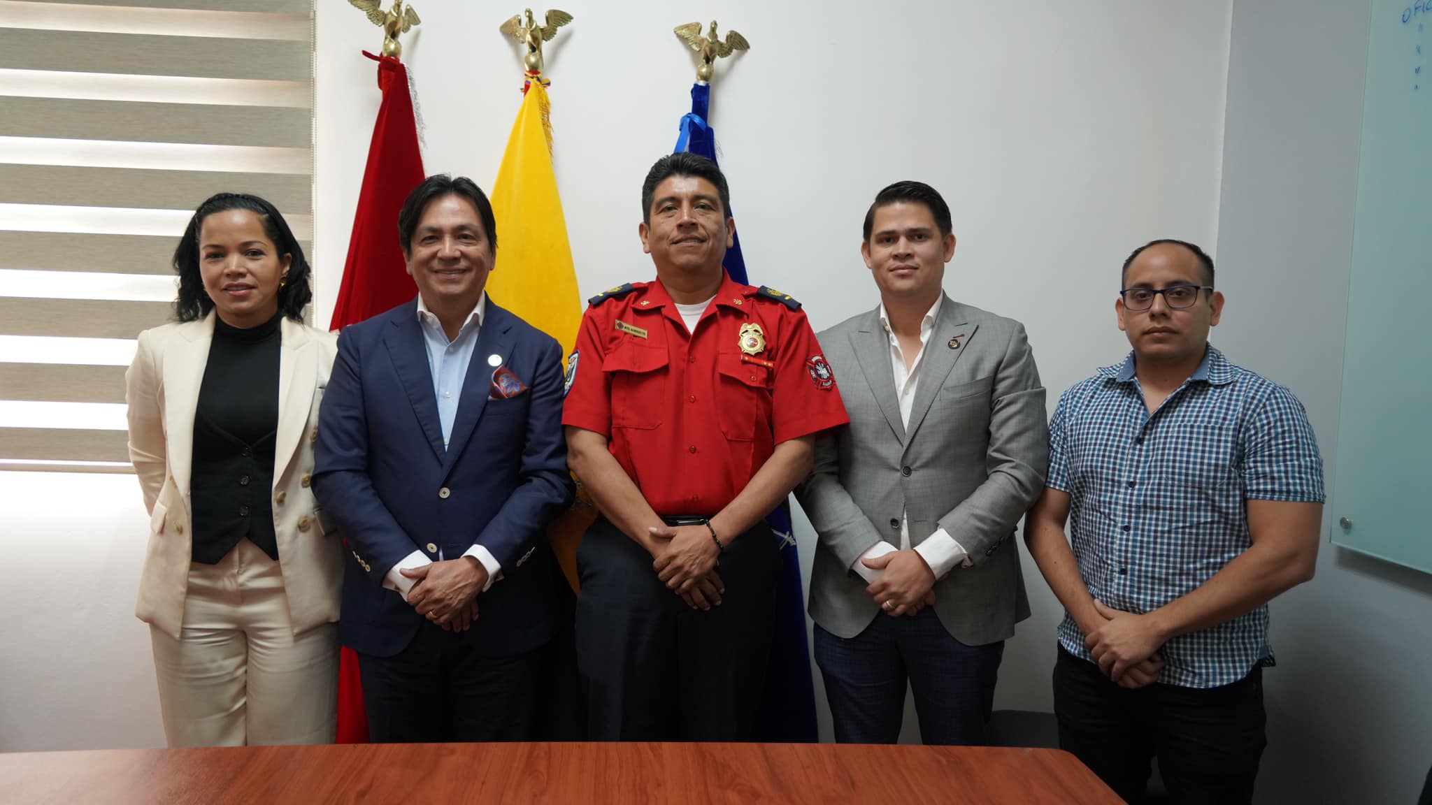 ITB y Cuerpo de Bomberos de Salinas suscriben alianza estratégica en beneficio de la comunidad