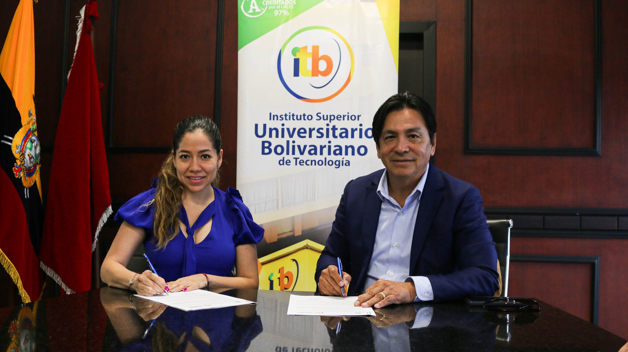 ITB y KSAMA TRIP S.A. firman acuerdo para impulsar la formación profesional de la comunidad bolivariana. 