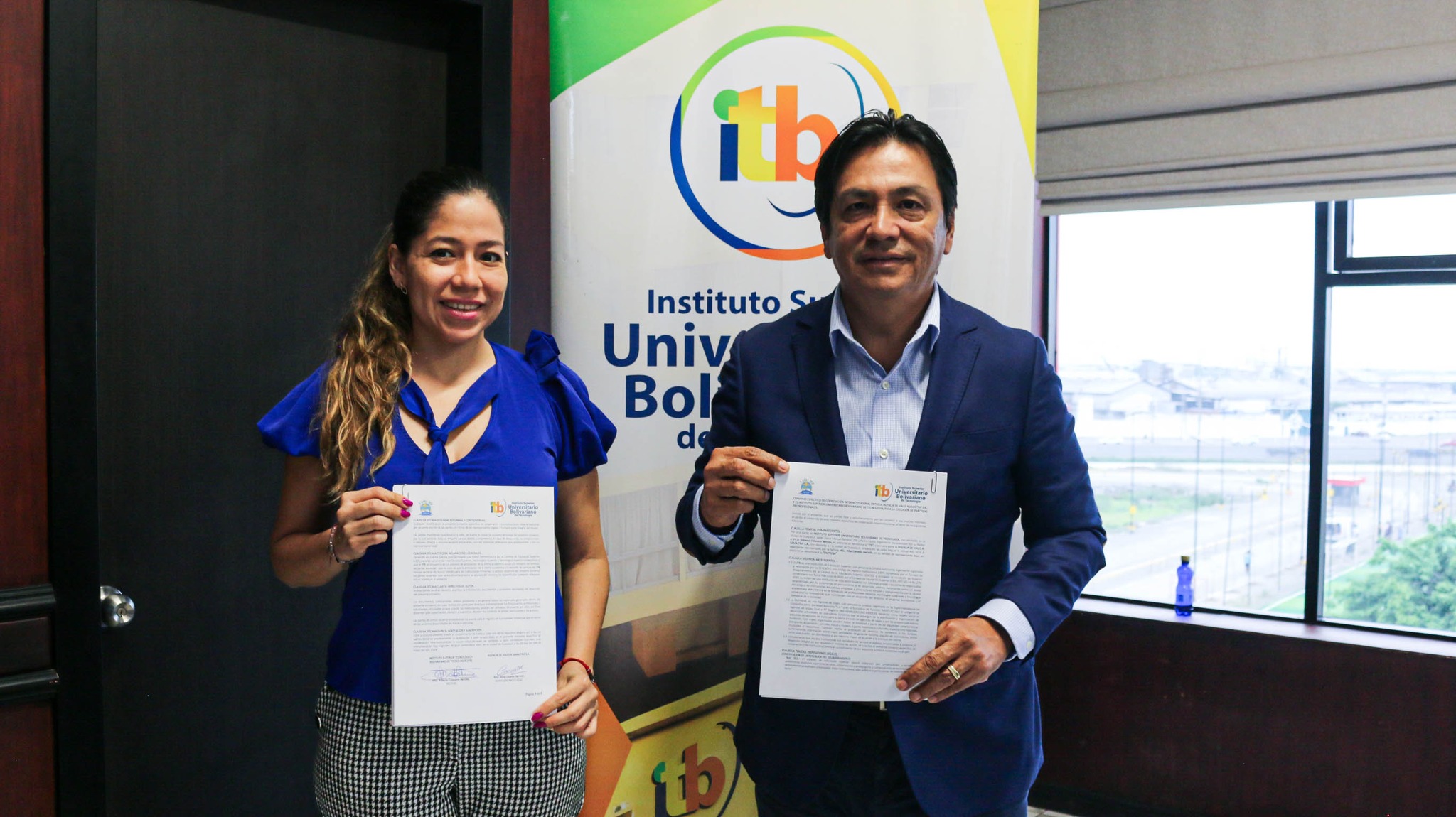 ITB y KSAMA TRIP S.A. firman acuerdo para impulsar la formación profesional de la comunidad bolivariana. 