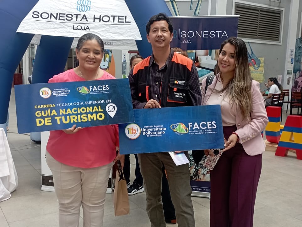  Estudiantes del ITB destacan en la Feria de Activación Turística de Loja en Guayaquil