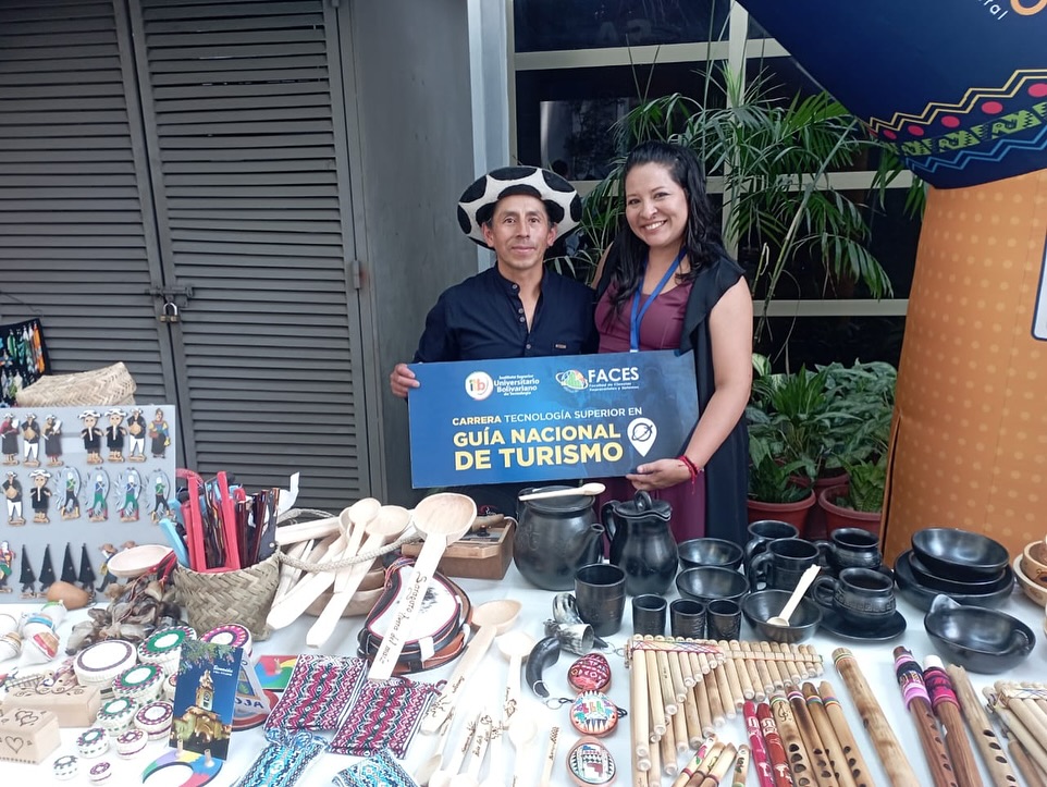  Estudiantes del ITB destacan en la Feria de Activación Turística de Loja en Guayaquil