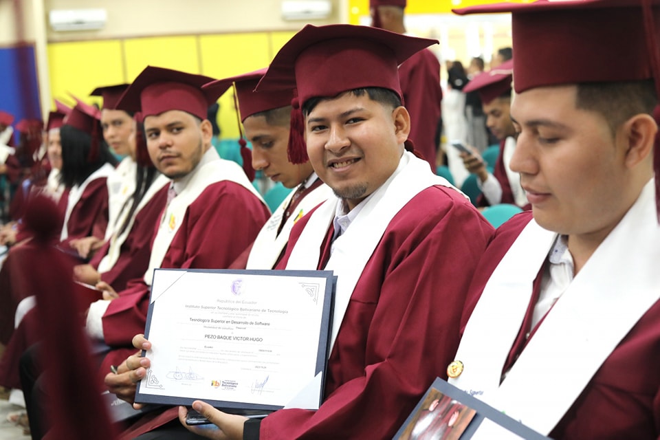 ITB celebra logros académicos alcanzados de más de 170 graduados