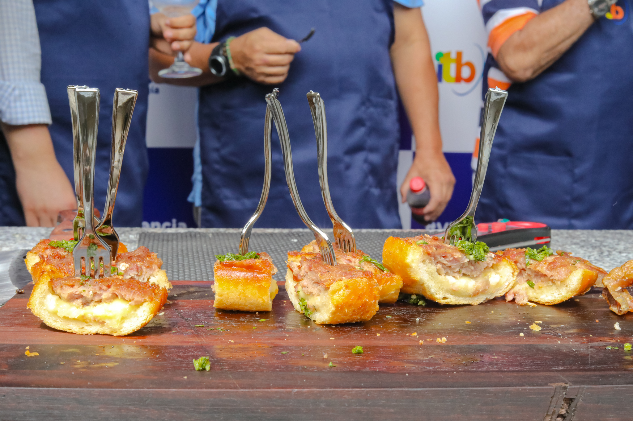 ITB dicta Taller Parrillero para el Rey del Hogar