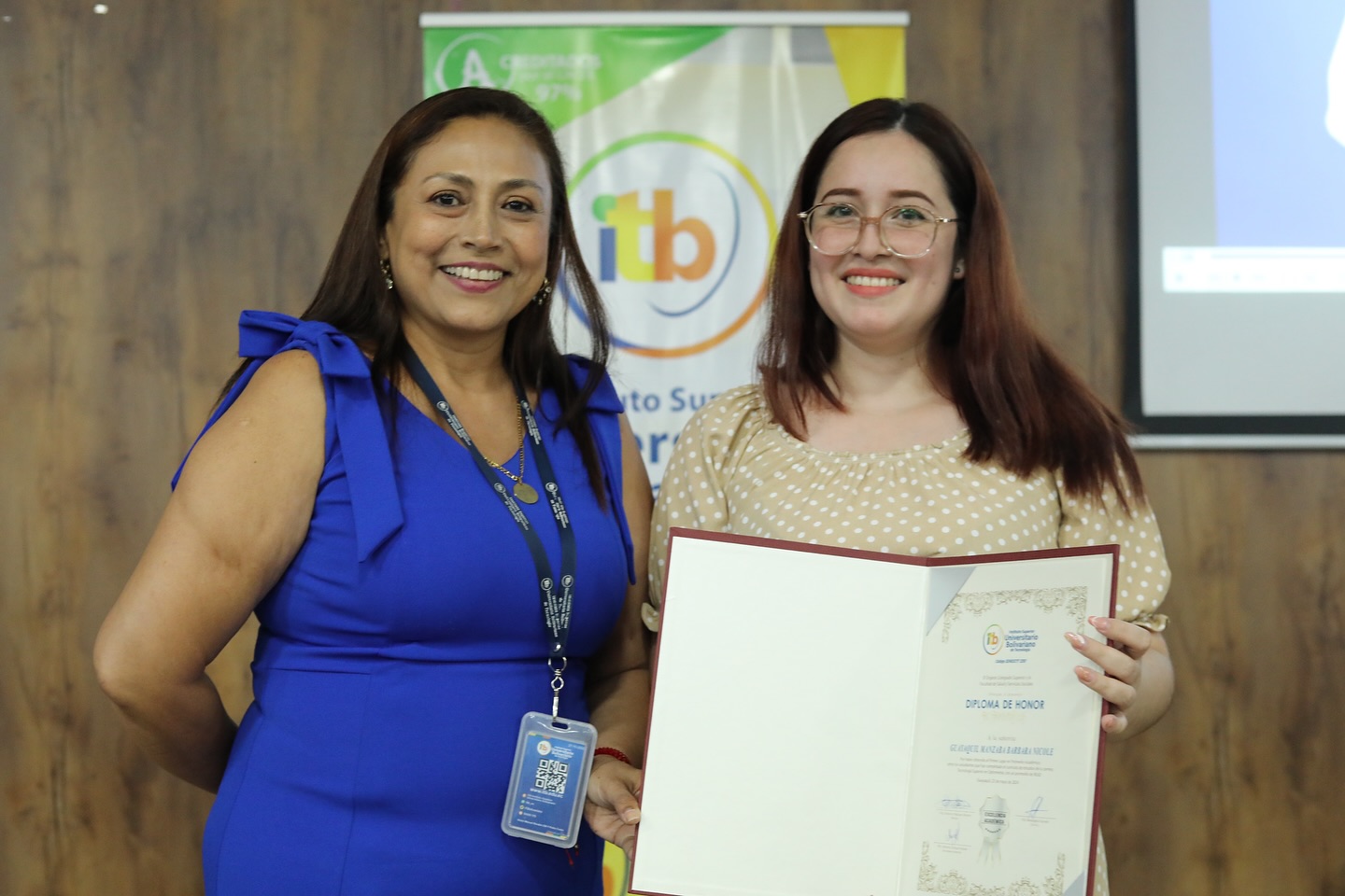 Lanzamiento exitoso del libro “Manual de Procedimientos Clínicos y Guías Diagnósticas” y primer simposio de Ojo Seco en la carrera de Optometría