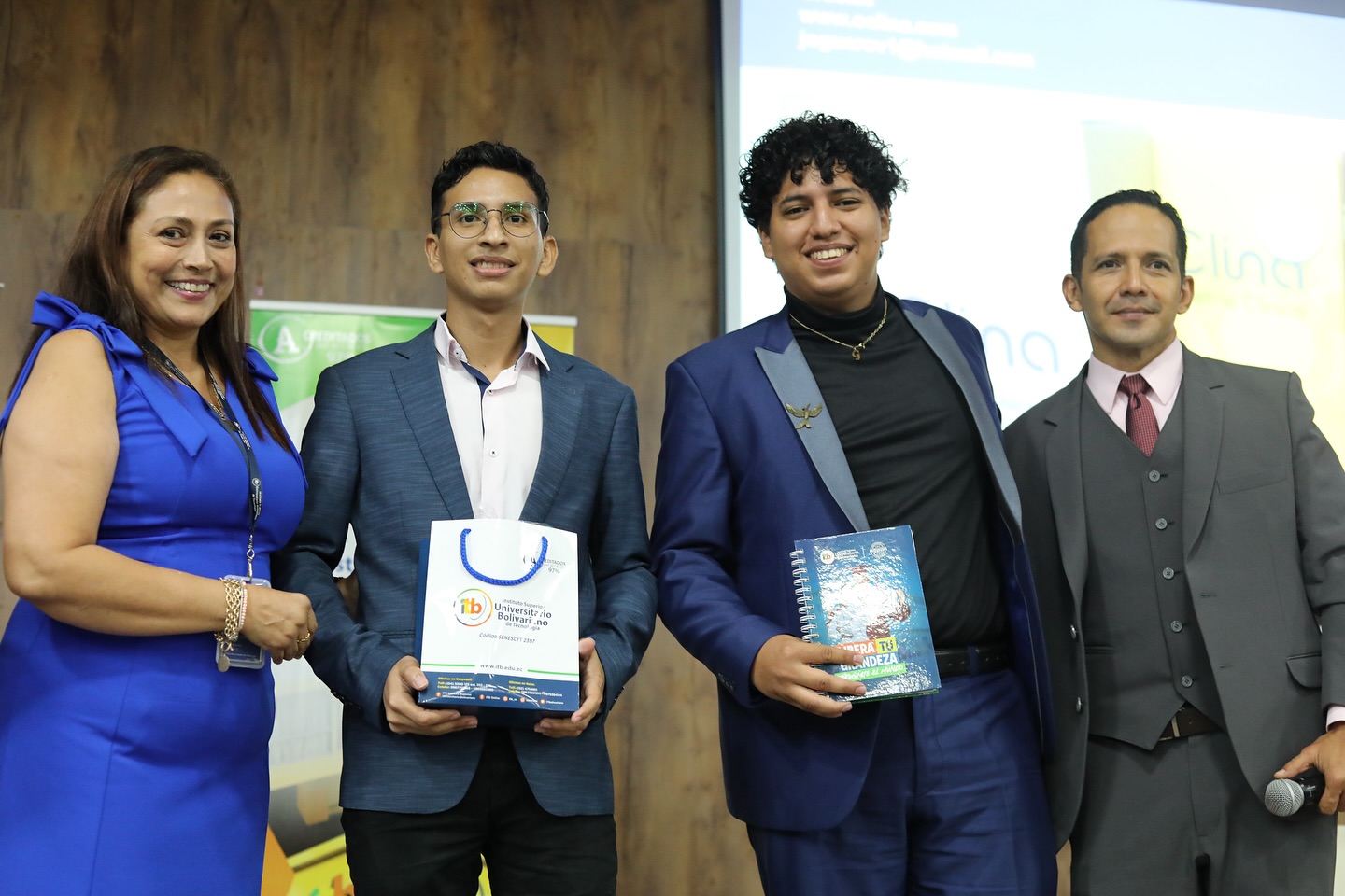 Lanzamiento exitoso del libro “Manual de Procedimientos Clínicos y Guías Diagnósticas” y primer simposio de Ojo Seco en la carrera de Optometría