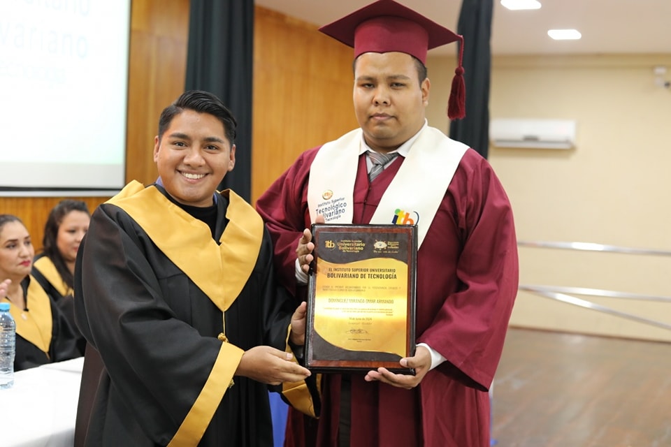 Segunda ceremonia de incorporación reúne a más de 290 graduados