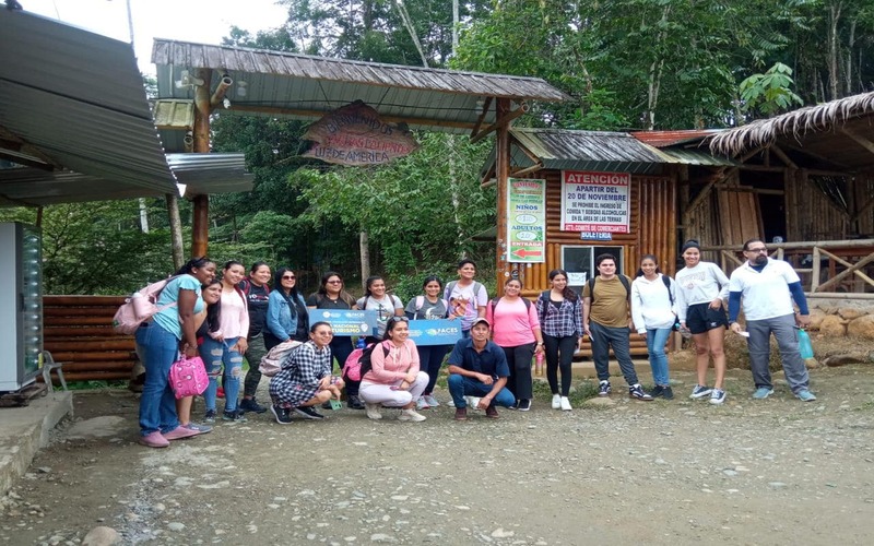 Estudiantes Turismo realizan visitan técnica en aguas termales de Zhagal