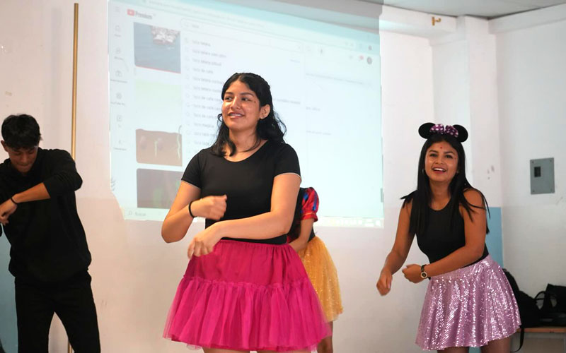 ITB inaugura las fiestas julianas en Escuela Municipal Especializada de Audición y Lenguaje. 