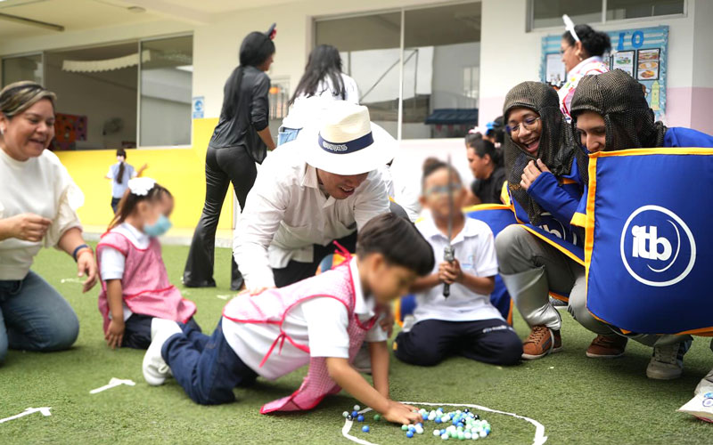 ITB inaugura las fiestas julianas en Escuela Municipal Especializada de Audición y Lenguaje. 