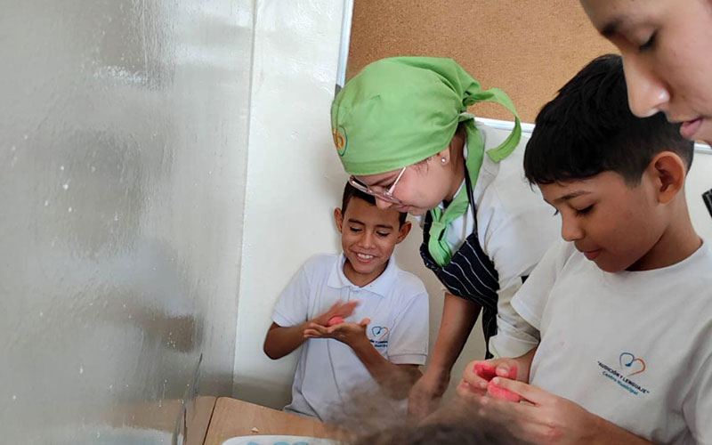 ITB inaugura las fiestas julianas en Escuela Municipal Especializada de Audición y Lenguaje. 