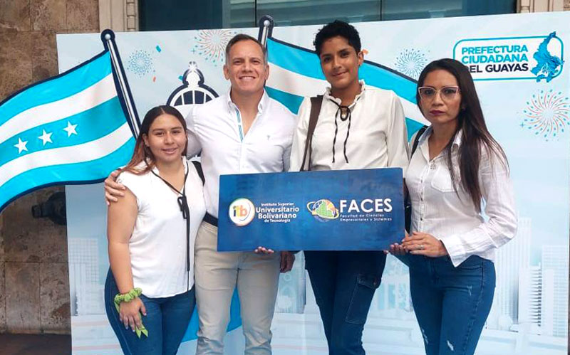 Comunidad Bolivariana celebra junto a la Prefectura del Guayas los 489 años de fundación de Guayaquil. 