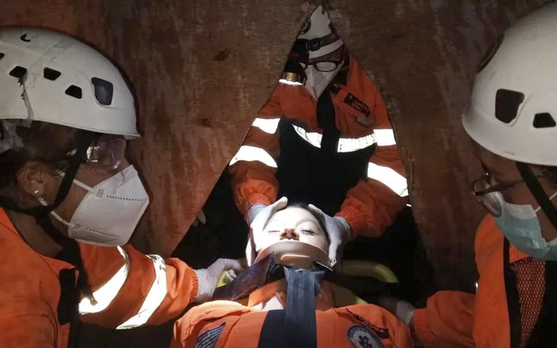 Los estudiantes de Emergencias Médicas del grupo #MEMPN01 demostraron sus habilidades en prácticas de Rescate en Estructuras Colapsadas.