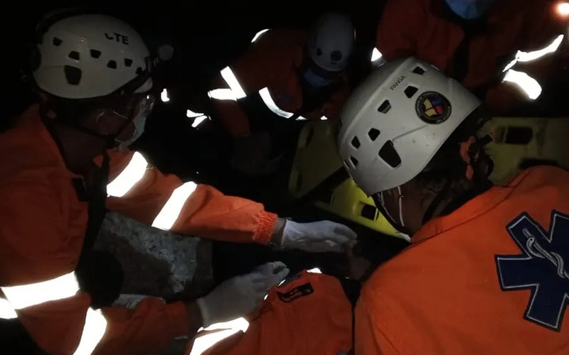 Los estudiantes de Emergencias Médicas del grupo #MEMPN01 demostraron sus habilidades en prácticas de Rescate en Estructuras Colapsadas.