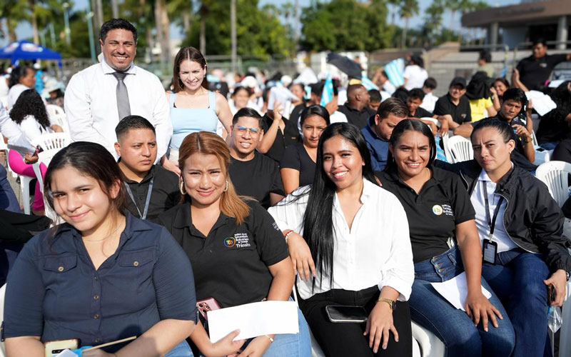 Estudiantes del ITB asistieron a Sesión Solemne por los 489 años de Fundación de Guayaquil. 