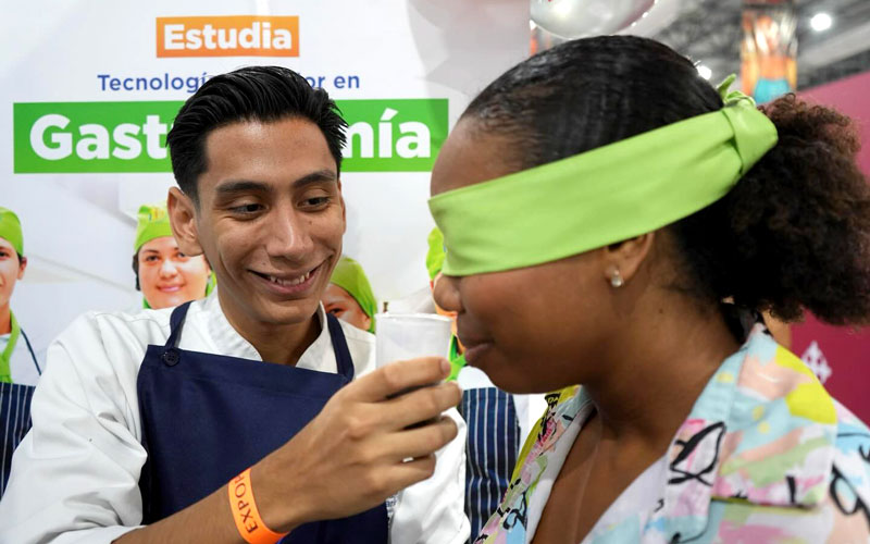 Los estudiantes de la carrera Tecnología Superior en Gastronomía del ITB brillaron en Raíces 2024 