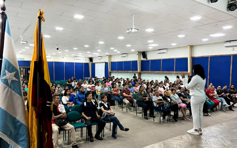 La Subdecana de la Facultad Académica de Salud y Servicios Sociales (FASSS), estuvo presente dando la bienvenida a nuestros nuevos estudiantes.