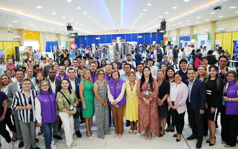 Estudiantes del ITB postulan a diferentes trabajos en la Feria “Nuevo Empleo Guayaquil” 