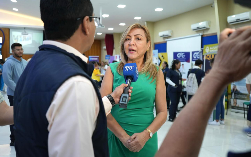 Estudiantes del ITB postulan a diferentes trabajos en la Feria “Nuevo Empleo Guayaquil” 