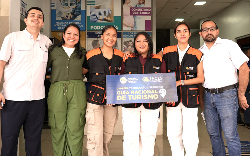 Estudiantes de Guía Nacional de Turismo culminan formación académica con proyectos innovadores. 