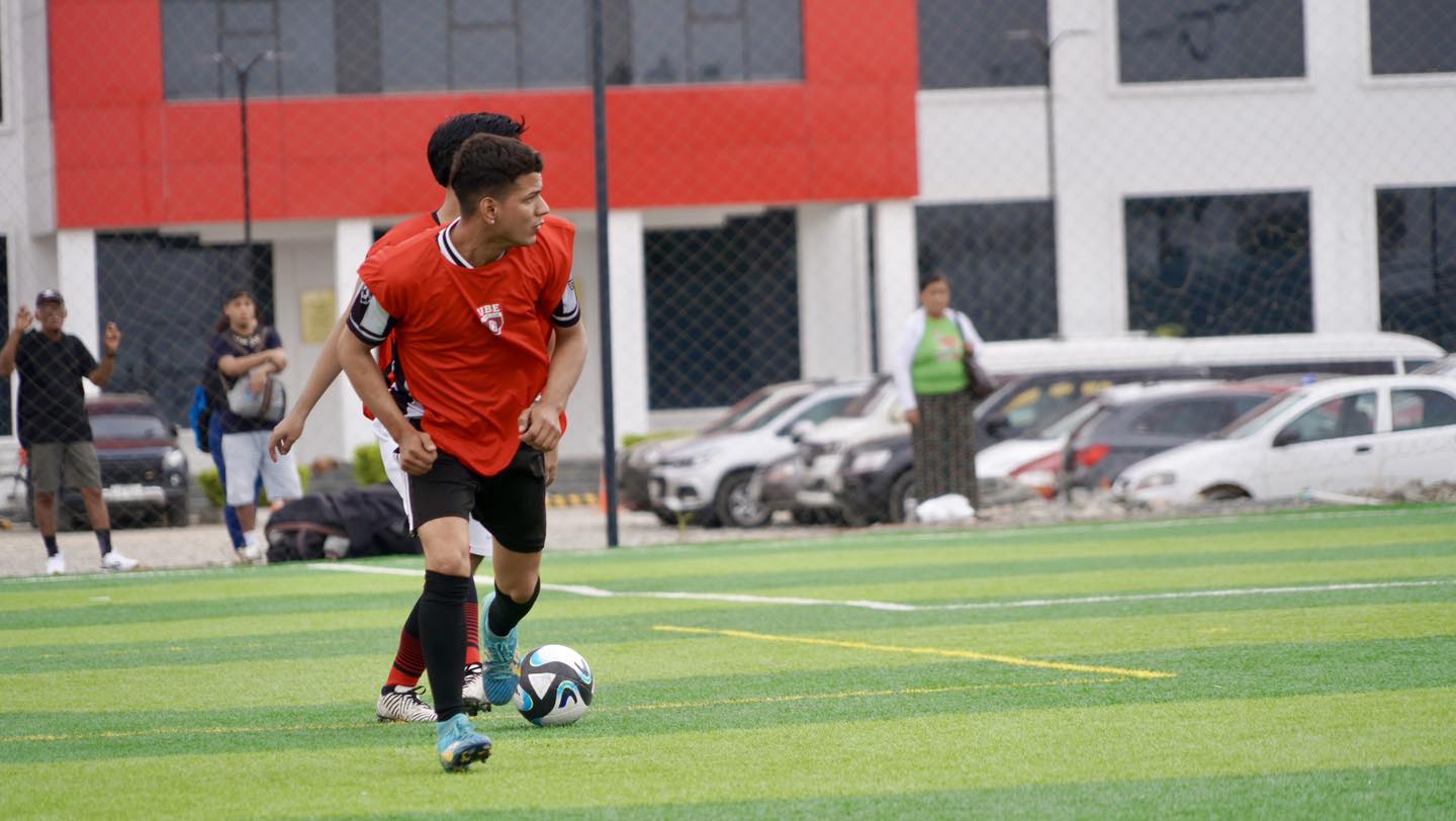  Exitosa convocatoria para el equipo de fútbol masculino de UBE - FC