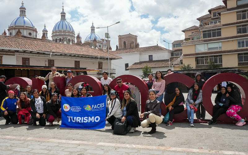 La carrera de Guía Nacional de Turismo realizó una visita técnica a las provincias de Azuay y Cañar. 