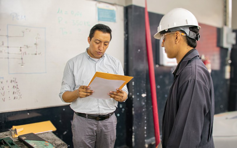 ¡Éxito en el Examen Práctico Complexivo de la carrera de Mecánica Automotriz!
