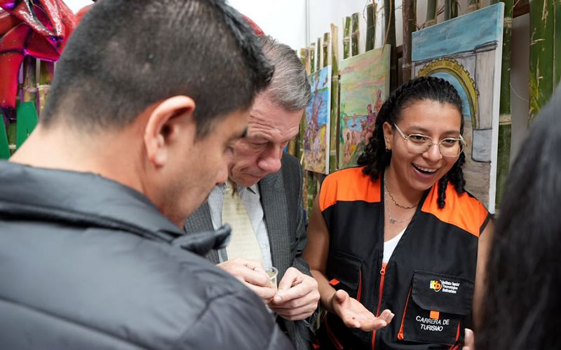 Mira los mejores momentos de nuestros alumnos de las carreras de Tecnología Superior en Gastronomía y Tecnología Superior en Guía Nacional de Turismo 