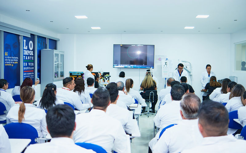 ¡Conviértete en un líder de la salud visual en ITB! 