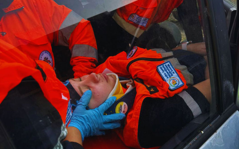 Estudiantes del grupo #EMPE04 de la carrera de Emergencias Médicas llevaron a cabo una emocionante práctica de emergencias y rescate