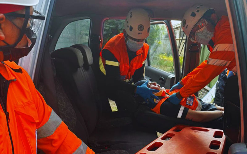Estudiantes del grupo #EMPE04 de la carrera de Emergencias Médicas llevaron a cabo una emocionante práctica de emergencias y rescate
