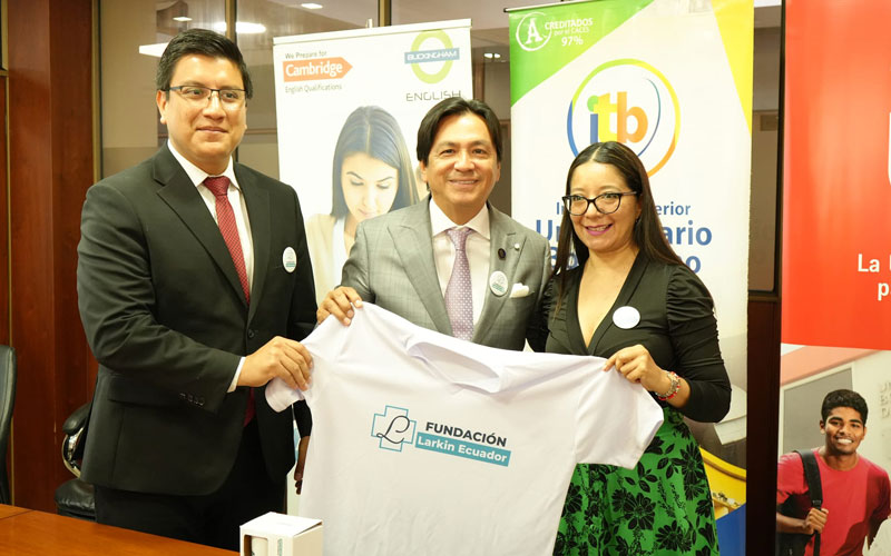 ITB y Buckingham English Center establecen alianza estratégica con la Fundación Larkin Ecuador para potenciar la Seguridad Humana y la Educación.