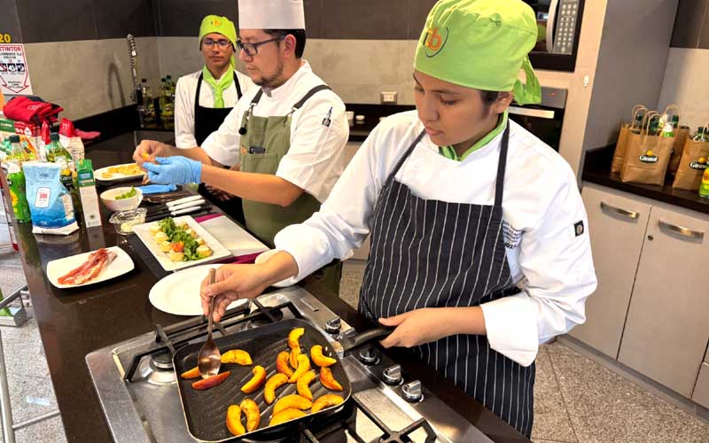 ¡Disfruta lo más exquisito del evento “Cocine con Chef Miguel Yépez"!