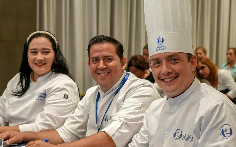 ¡Docente del ITB resalta como jurado en gran evento gastronómico! 