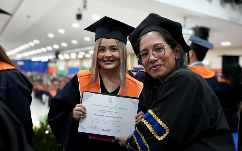 ITB celebra logros académicos alcanzados de más 350 graduados.