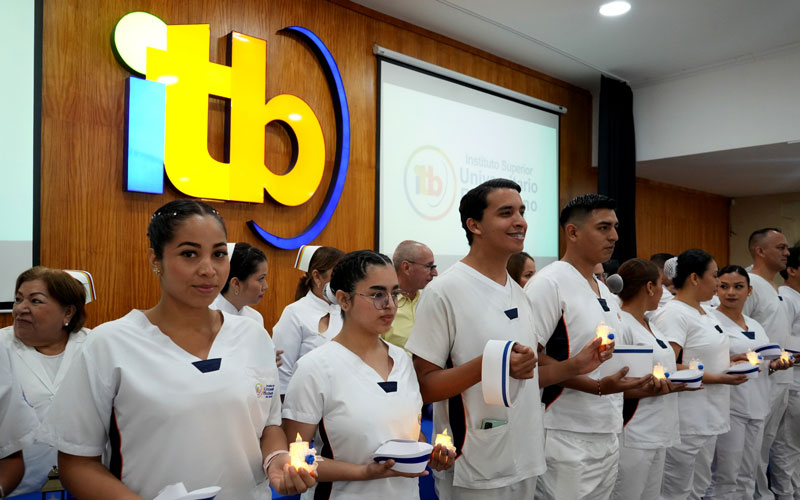 Revive los mejores momentos de la Ceremonia de la Luz en el ITB: Un Legado de Vocación y Servicio. 