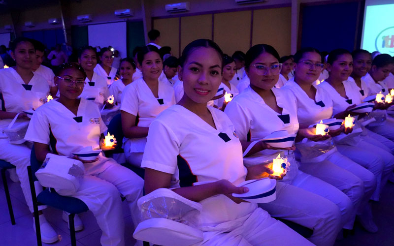 Revive los mejores momentos de la Ceremonia de la Luz en el ITB: Un Legado de Vocación y Servicio. 