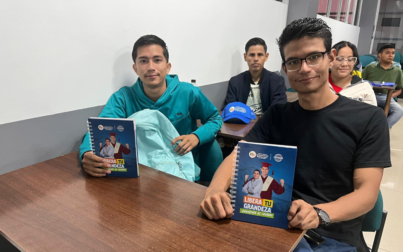 Charla: Forjando Líderes, Creando Oportunidades