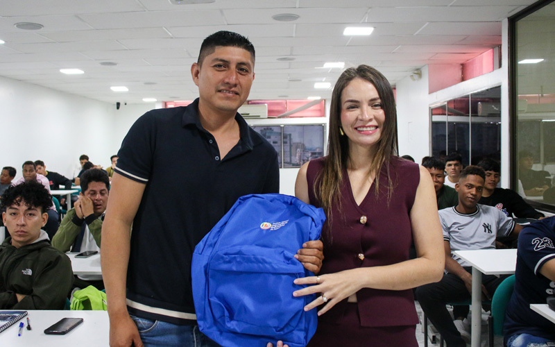 Bienvenida oficial al grupo ELPE03 de Tecnología Superior en Electricidad.