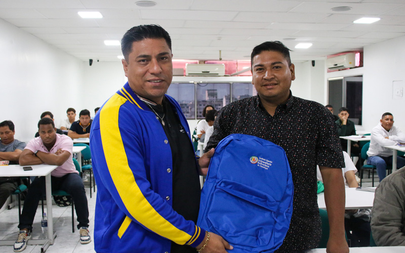 Bienvenida oficial al grupo ELPE03 de Tecnología Superior en Electricidad.