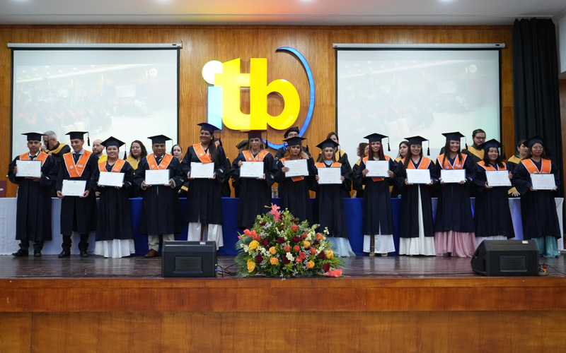 ¡Más de 200 estudiantes del ITB celebran el logro de sus metas! 