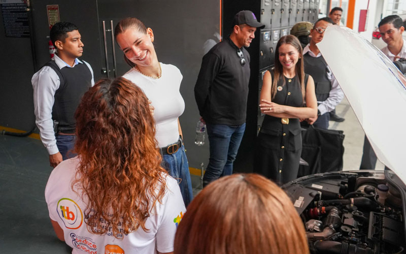 Primera Dama de Ecuador visita el ITB en el marco de la Campaña Mujeres en Ruta.