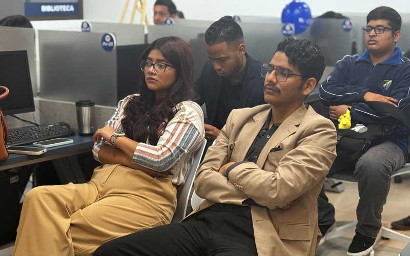 Descubre los momentos más destacados del ITB en la Exposición Literaria Eugenio Espejo.