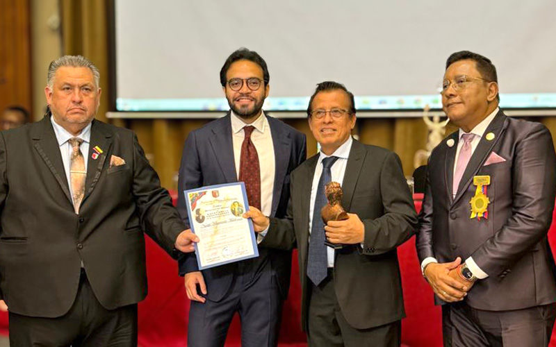 Conoce los momentos más destacados en los que la Federación Médica del Ecuador distingue a dos profesionales del ITB